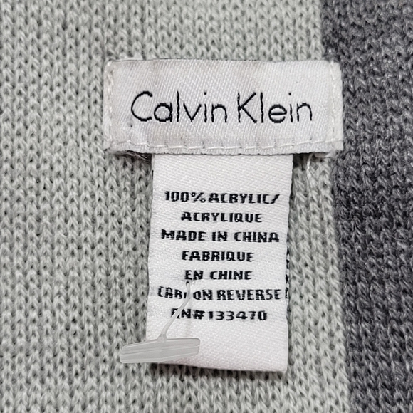 Calvin klein Reversible Scarf. - Picture 2 of 8